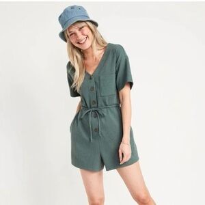 OLD NAVY Women's Size M Textured-Knit Utility V- Neck Short-Sleeve Romper